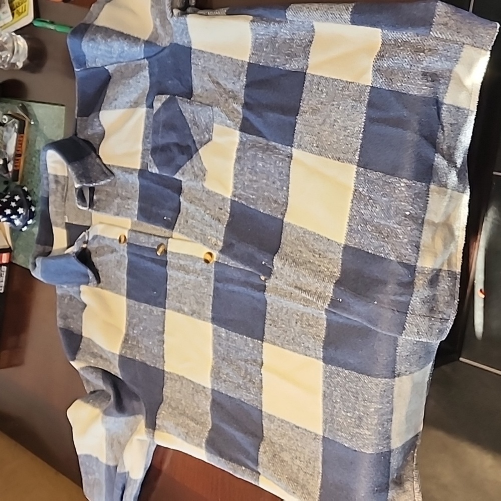Shirts (multiple) - Picture 4 of 9